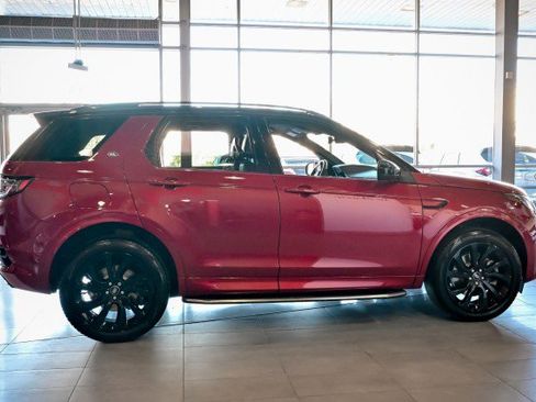 Used 2022 Land Rover Discovery Sport SE R-Dynamic image 4