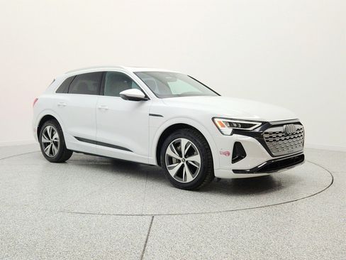 Used 2024 Audi Q8 e-tron Premium Plus w/ Premium Plus Package AWD/4WD image 3