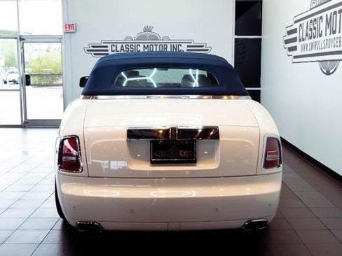 Used 2011 Rolls-Royce Phantom Drophead Coupe image 14