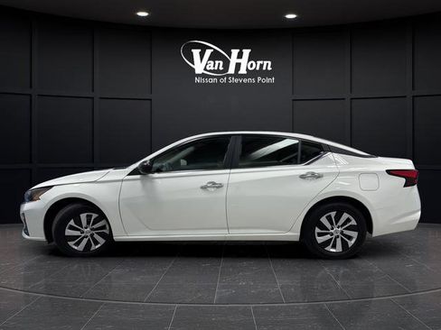 Used 2025 Nissan Altima 2.5 S FWD image 4