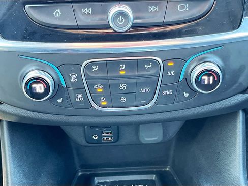 Used 2023 Chevrolet Traverse RS w/ LPO, Floor Liner Package AWD/4WD image 16