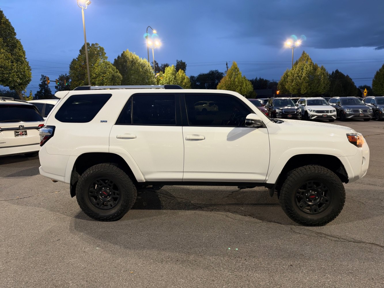 Used 2023 Toyota 4Runner SR5 Premium w/ SR5 Premium Package AWD/4WD image 6