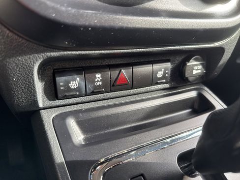 Used 2016 Jeep Patriot High Altitude image 36