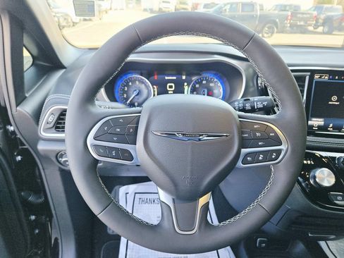 New 2026 Chrysler Pacifica Select FWD image 22