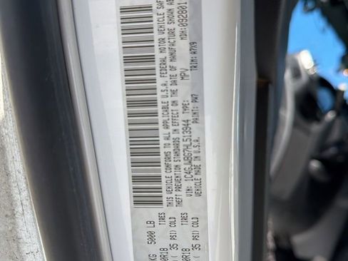 Used 2017 Jeep Wrangler Sahara w/ Connectivity Group image 33