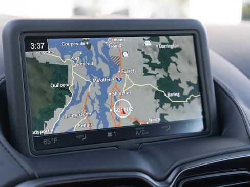 Used 2023 Aston Martin V8 Vantage Coupe image 18