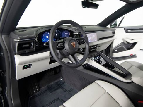 New 2026 Porsche Macan 4 Electric AWD/4WD image 16