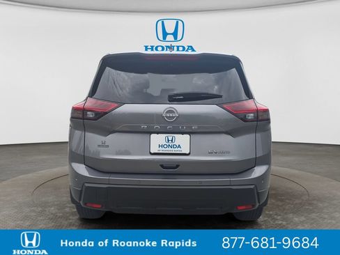 Used 2024 Nissan Rogue SV AWD/4WD image 4
