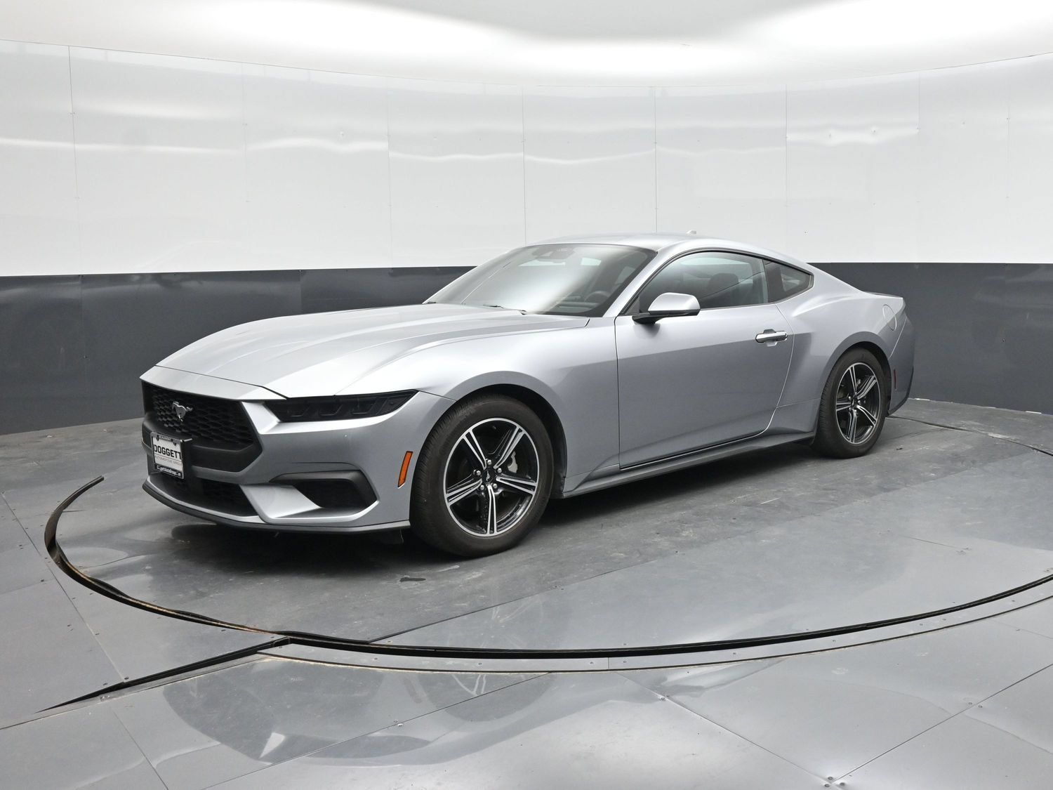 Used 2025 Ford Mustang Coupe RWD image 18