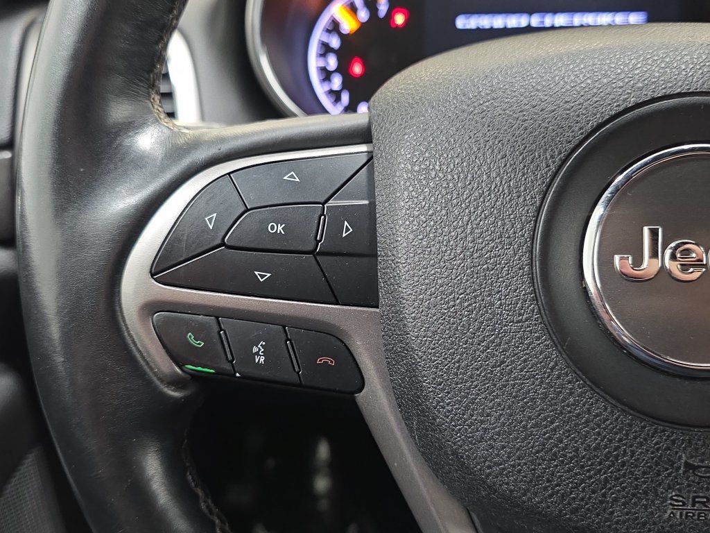 Used 2018 Jeep Grand Cherokee Altitude AWD/4WD image 16