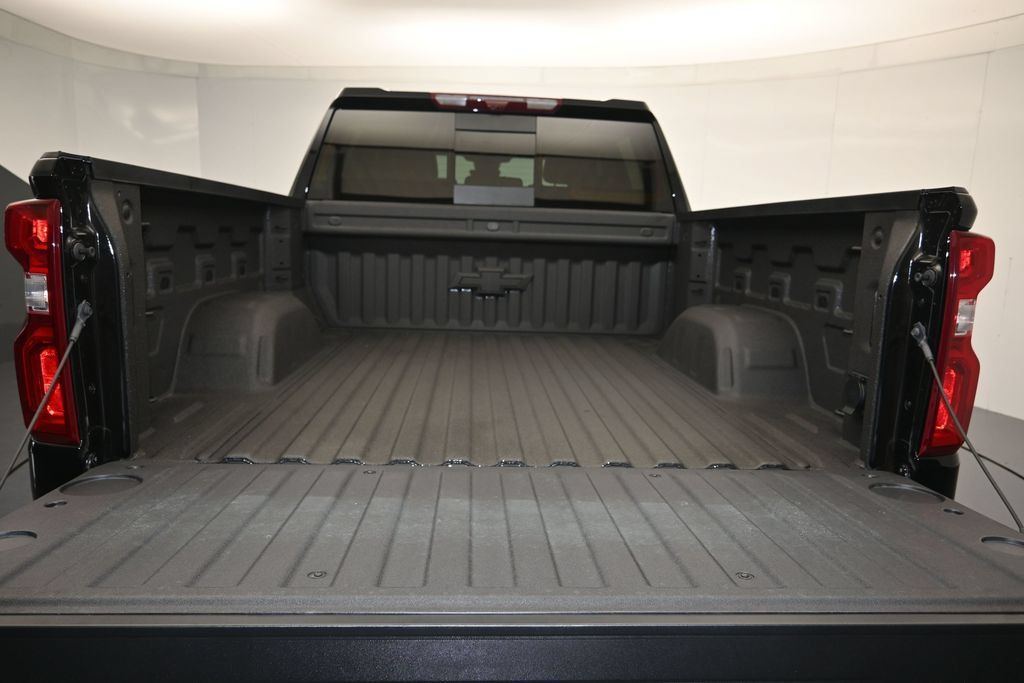 Used 2026 Chevrolet Silverado 1500 High Country w/ Midnight Edition AWD/4WD image 27