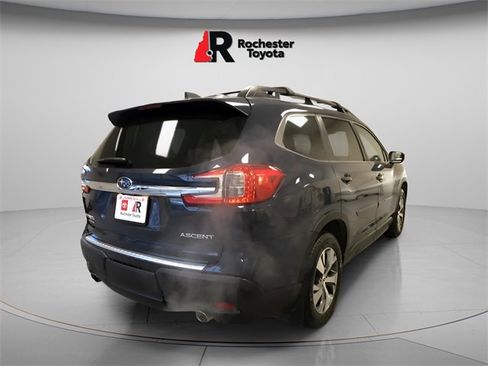 Used 2023 Subaru Ascent Premium w/ Convenience Package image 3