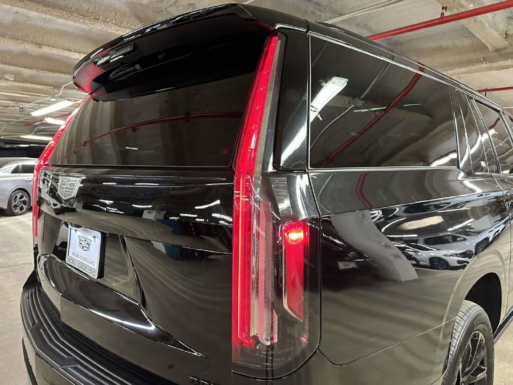 Certified 2022 Cadillac Escalade ESV Sport w/ Touring Package AWD/4WD image 9