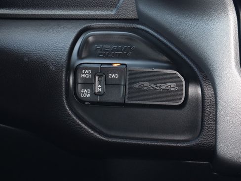 Used 2024 RAM 3500 Big Horn image 27