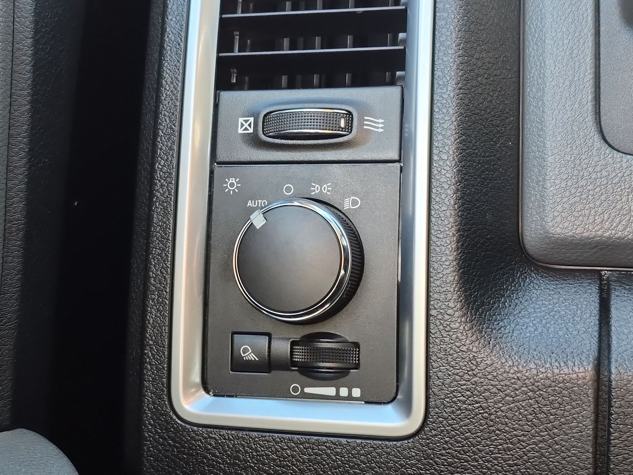 Used 2014 RAM 2500 SLT AWD/4WD image 30