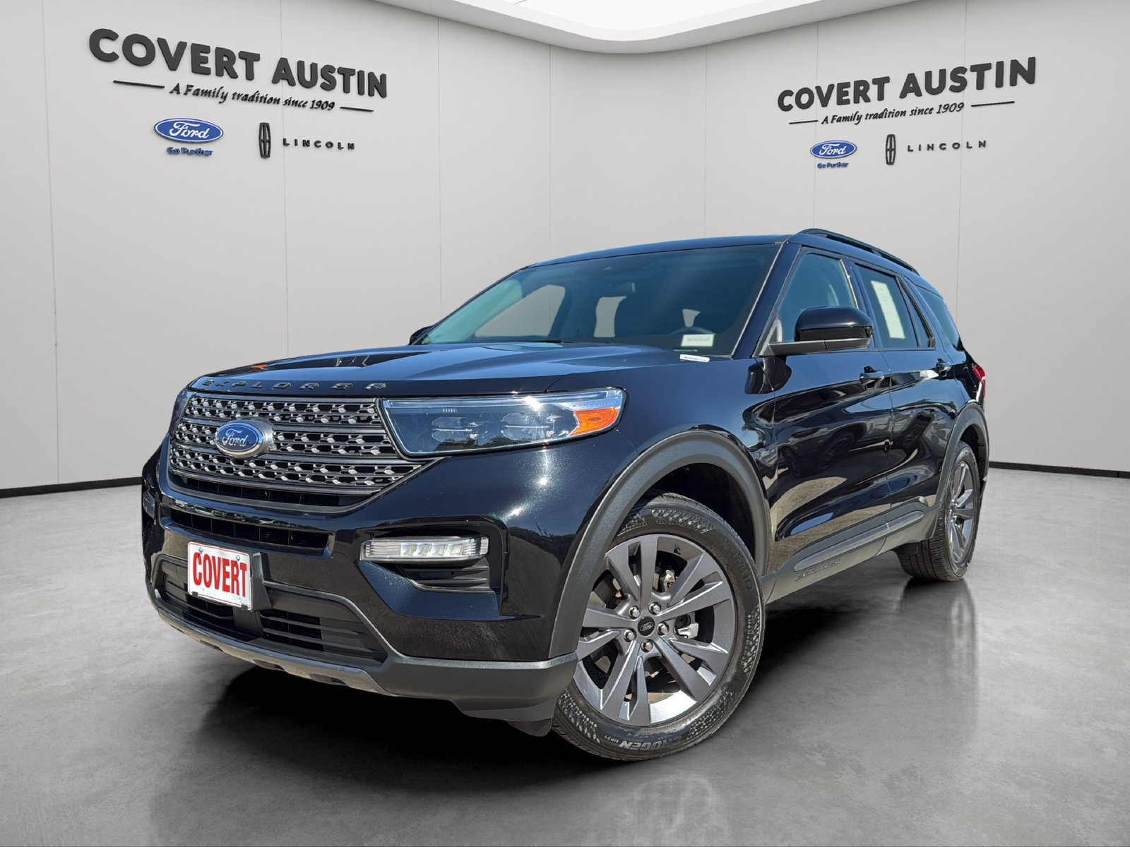Used 2022 Ford Explorer XLT w/ Equipment Group 202A RWD image 1