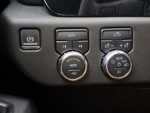 New 2025 GMC Sierra 1500 Elevation image 32