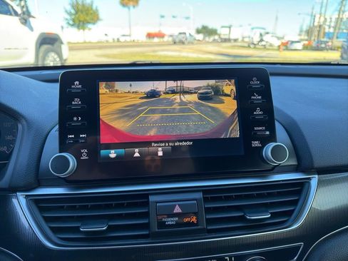 Used 2018 Honda Accord Sport image 9