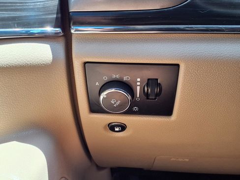 Used 2020 Jeep Grand Cherokee Limited w/ Luxury Group II RWD image 11