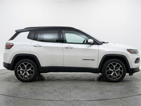 Used 2025 Jeep Compass Limited AWD/4WD image 11