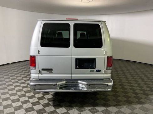 Used 2010 Ford E-350 and Econoline 350 XLT RWD image 8