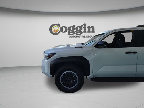 Certified 2025 Toyota 4Runner TRD Off-Road Premium AWD/4WD image 29