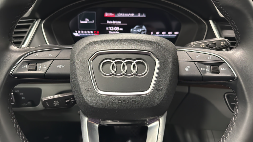Used 2023 Audi Q5 2.0T Premium Plus w/ Premium Plus Package AWD/4WD image 16