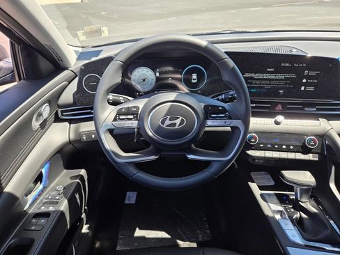 New 2026 Hyundai Elantra Limited FWD image 12