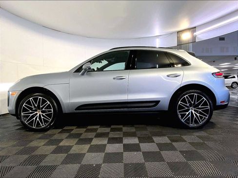 Certified 2026 Porsche Macan AWD/4WD image 2