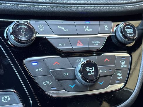 New 2026 Chrysler Pacifica Select FWD image 20