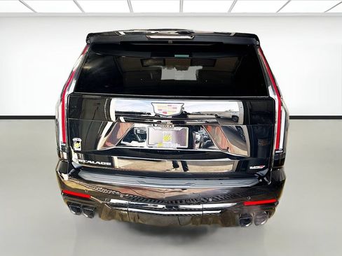 Used 2025 Cadillac Escalade V AWD/4WD image 6