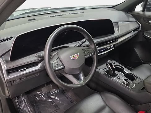 Certified 2025 Cadillac XT4 Premium Luxury AWD/4WD image 13