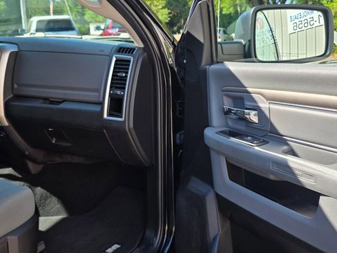 Used 2019 RAM 1500 Classic SLT AWD/4WD image 16