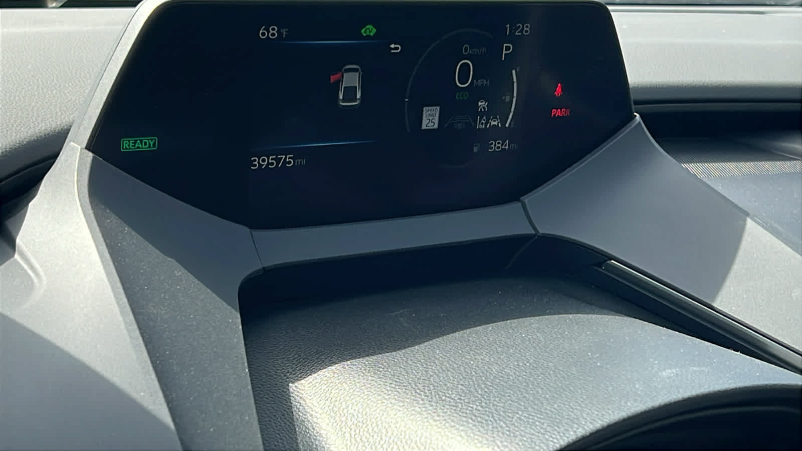 Used 2024 Toyota Prius LE FWD image 10