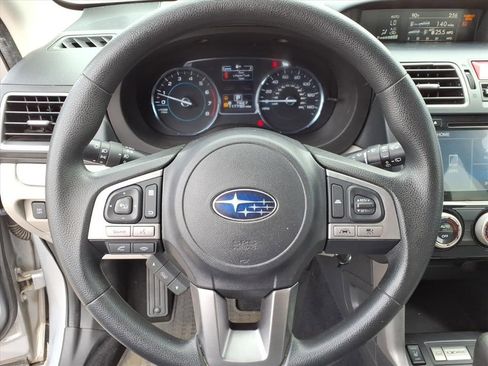 Used 2017 Subaru Forester 2.5i Premium AWD/4WD image 21