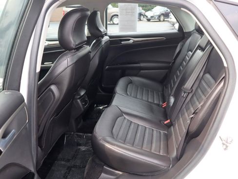 Used 2015 Ford Fusion SE w/ Equipment Group 202A FWD image 14