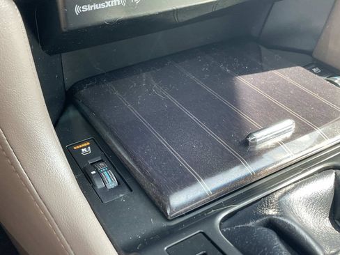 Used 2023 Lexus GX 460 Premium w/ Accessory Package AWD/4WD image 41