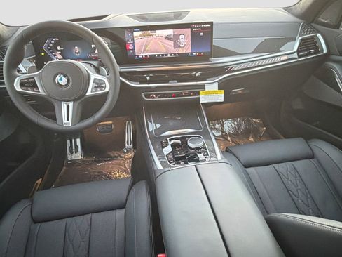 New 2026 BMW X7 M60i w/ Climate Comfort Package image 17