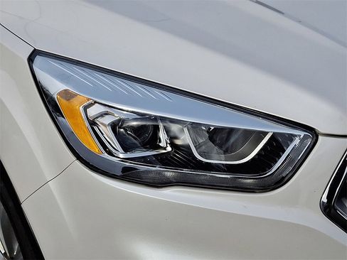 Certified 2019 Ford Escape SEL image 8
