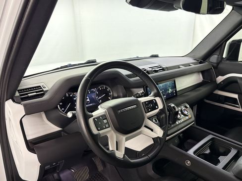 Used 2023 Land Rover Defender 110 S image 4