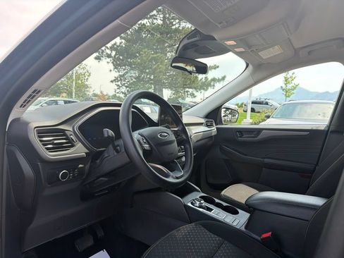 Used 2025 Ford Escape Active AWD/4WD image 25