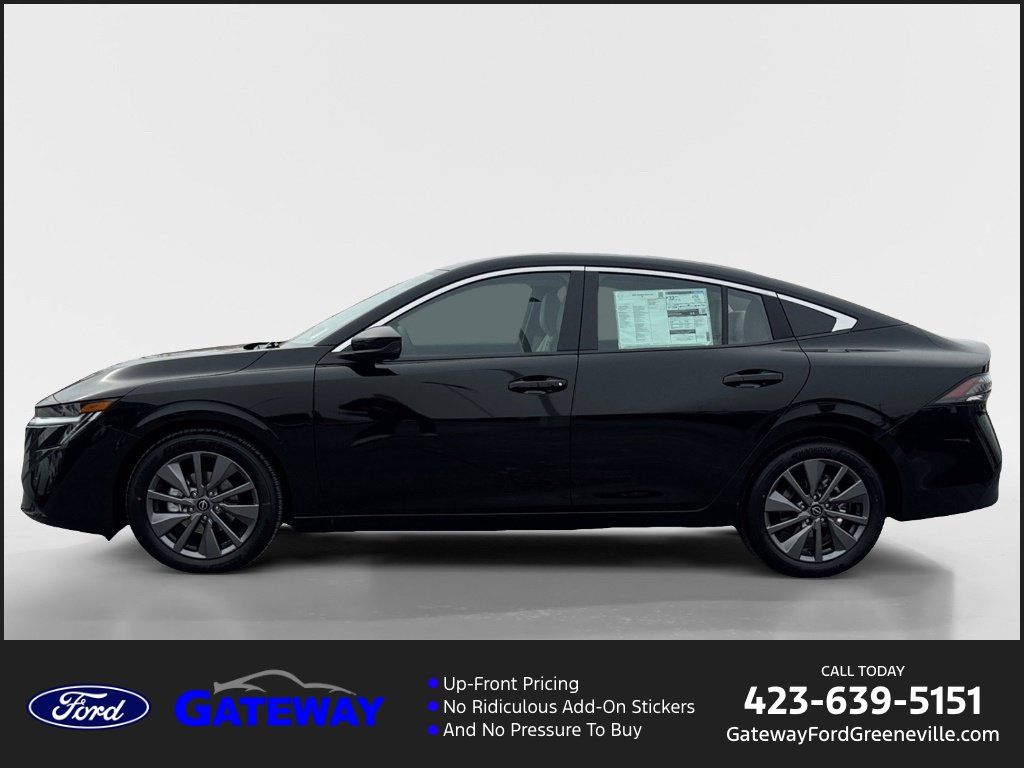 Used 2026 Nissan Sentra SL w/ Floor Mat Package FWD image 1