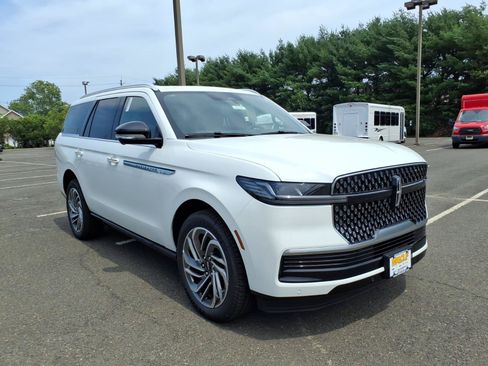 New 2027 Lincoln Navigator Reserve AWD/4WD image 1