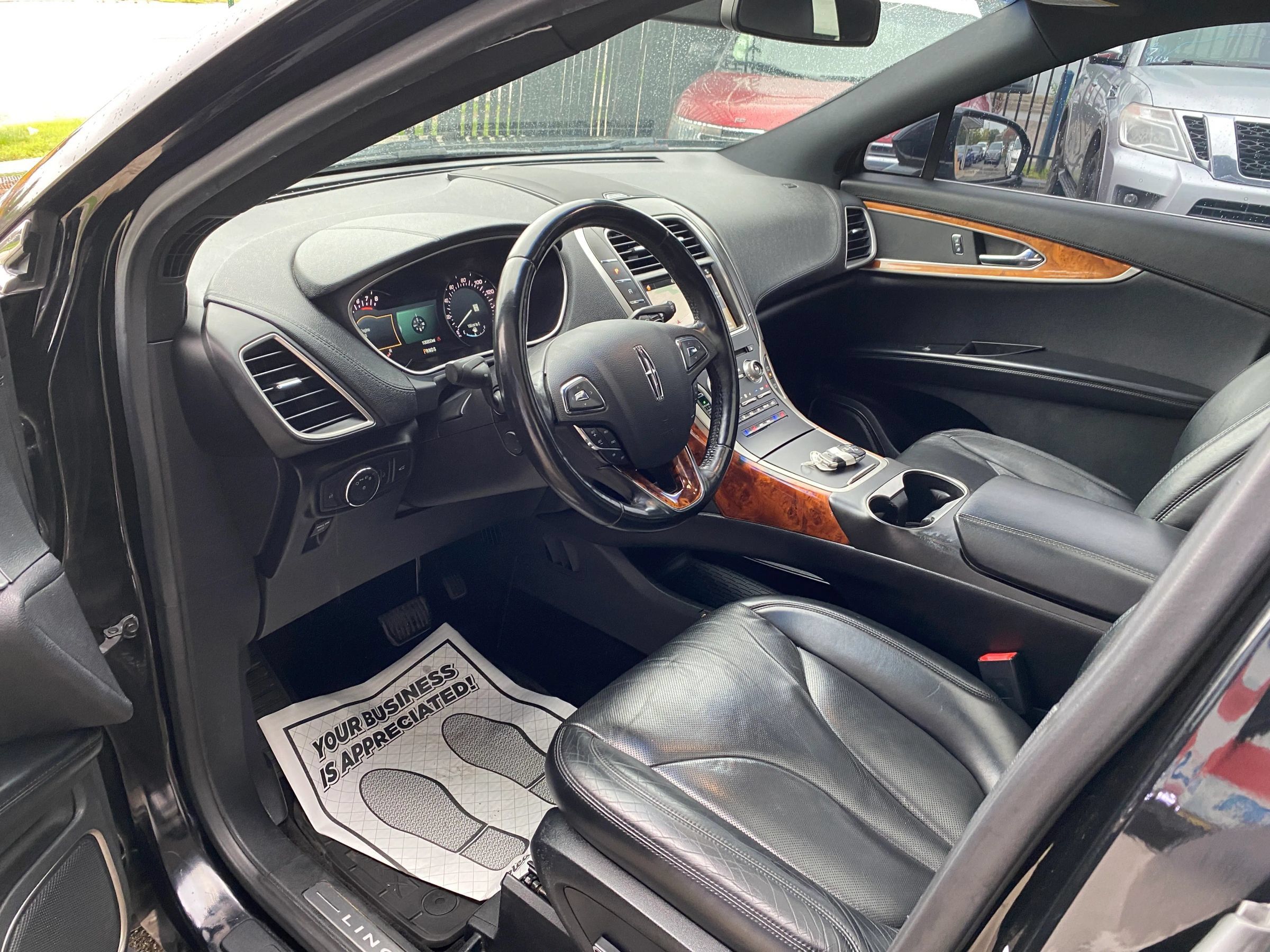Used 2016 Lincoln MKX Reserve w/ Equipment Group 102A AWD/4WD image 3