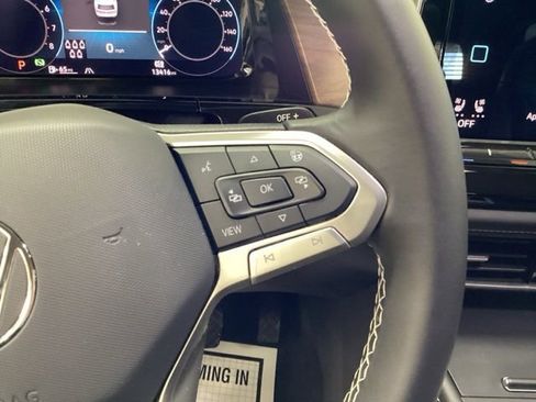 Certified 2024 Volkswagen Atlas SE image 13