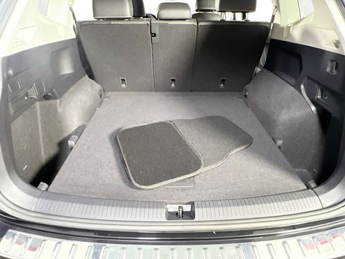 Used 2023 Volkswagen Tiguan SE AWD/4WD image 25