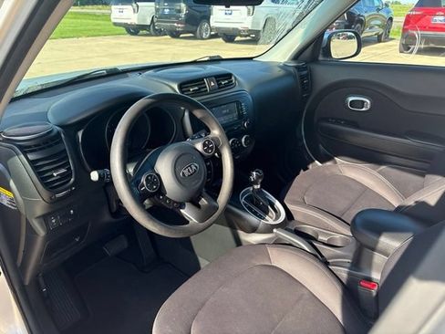 Used 2019 Kia Soul FWD image 12