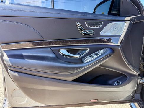 Used 2019 Mercedes-Benz S 560 Sedan image 20