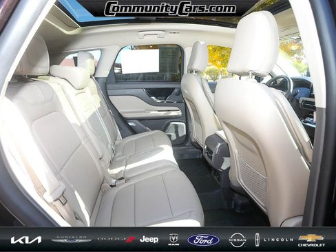 Certified 2023 Lincoln Corsair Reserve w/ Equipment Group 201A image 23