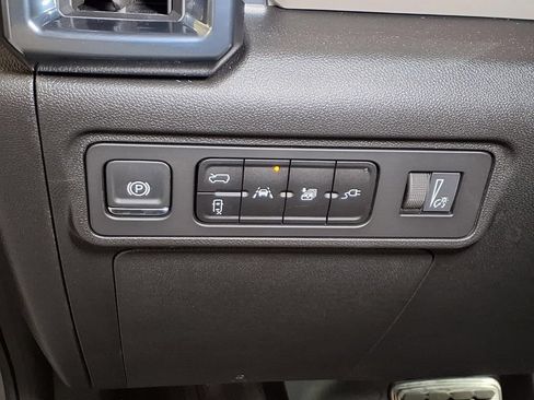 Used 2026 GMC Hummer EV SUV w/ LPO, Illumination Package AWD/4WD image 17